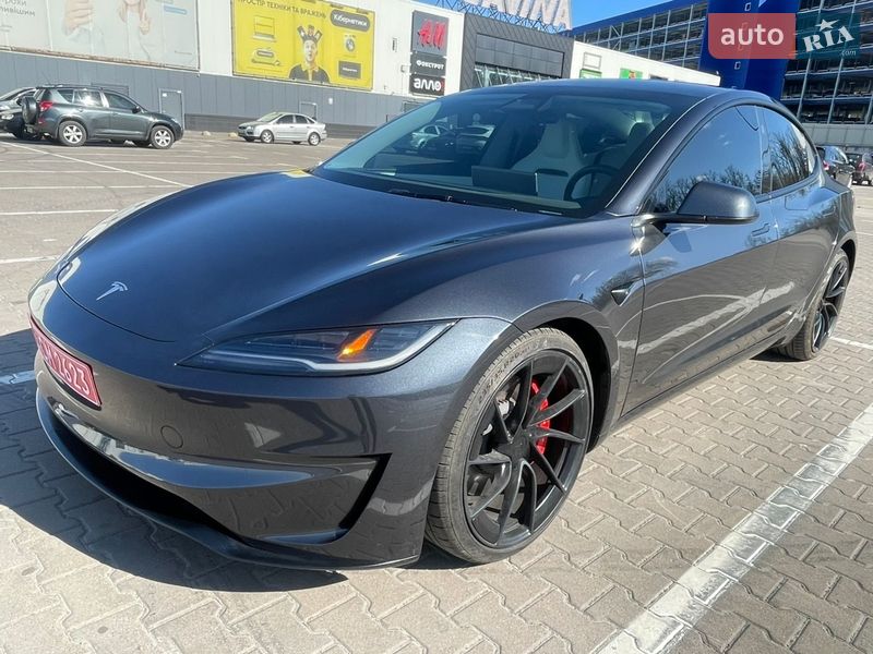 Tesla Model 3 2024