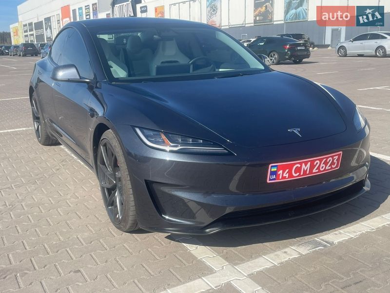 Седан Tesla Model 3 2024 в Киеве