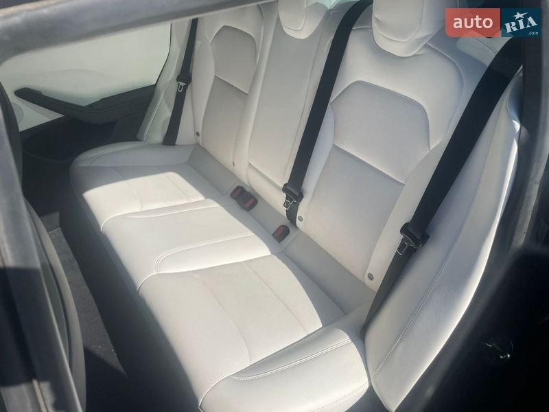 Седан Tesla Model 3 2024 в Киеве