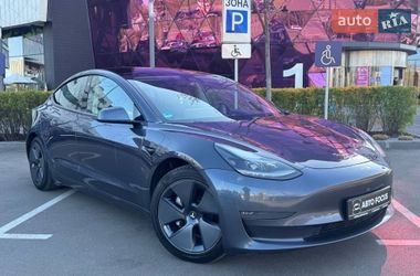 Седан Tesla Model 3 2021 в Киеве
