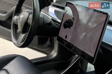 Седан Tesla Model 3 2019 в Луцке