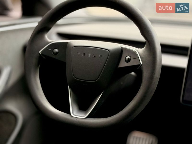 Седан Tesla Model 3 2024 в Харькове