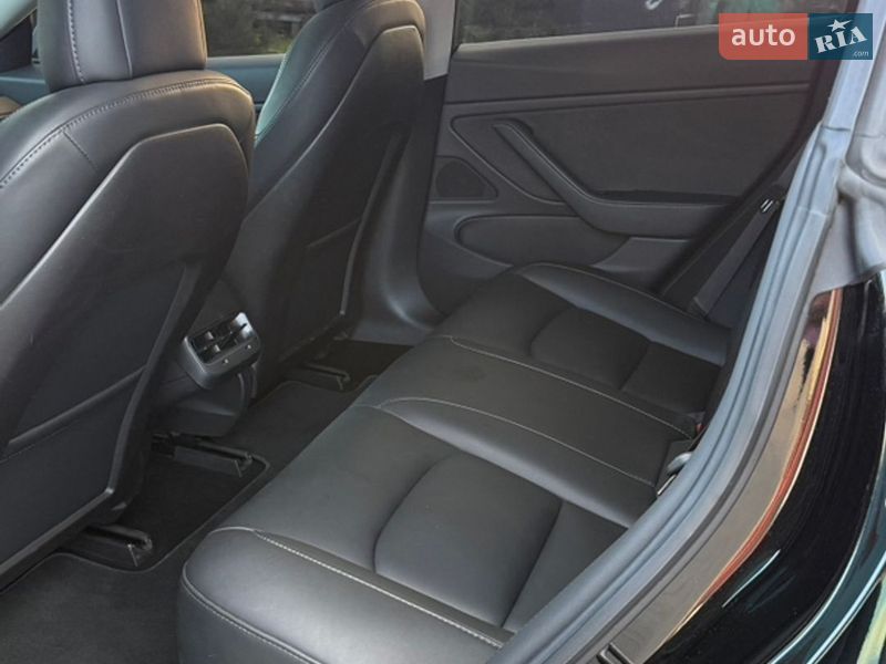 Седан Tesla Model 3 2018 в Хмельницком