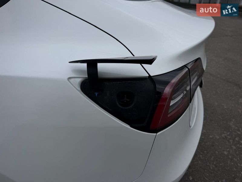 Седан Tesla Model 3 2022 в Киеве фото 37 Седан Tesla Model 3 2022 в Киеве
