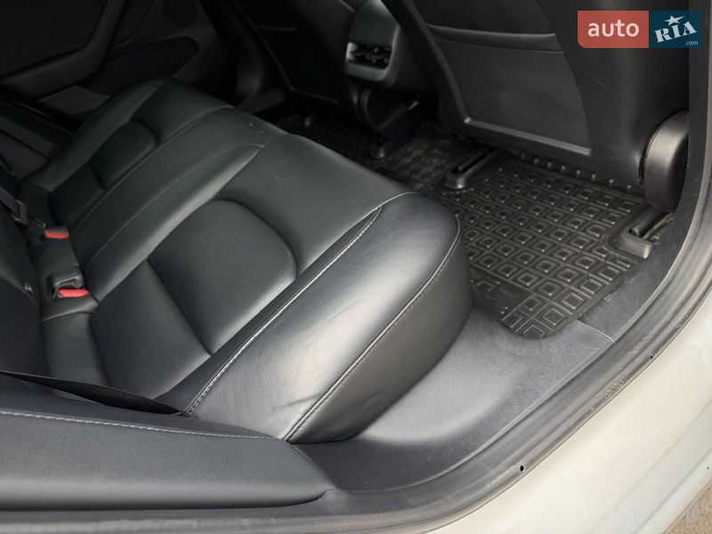 Седан Tesla Model 3 2022 в Киеве фото 50 Седан Tesla Model 3 2022 в Киеве