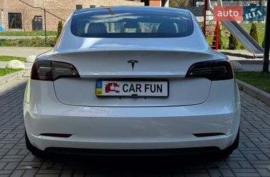 Седан Tesla Model 3 2018 в Львове
