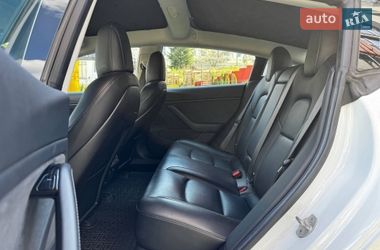 Седан Tesla Model 3 2018 в Львове