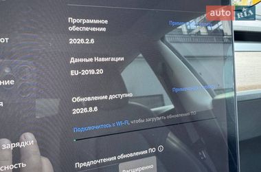Седан Tesla Model 3 2018 в Львове