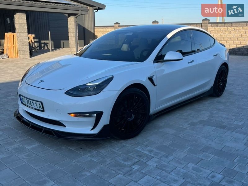 Tesla Model 3 2021