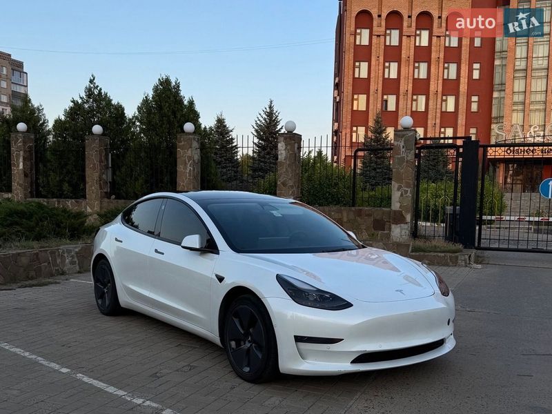Tesla Model 3 2022