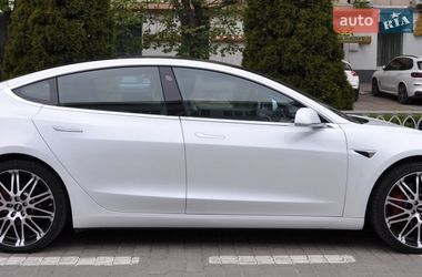 Седан Tesla Model 3 2019 в Одесі