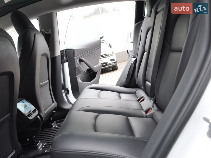Седан Tesla Model 3 2019 в Одесі