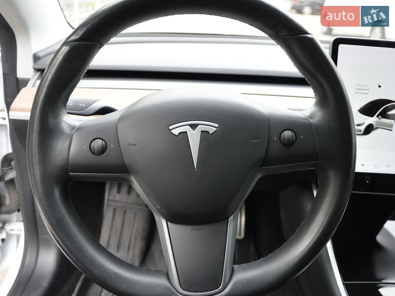 Седан Tesla Model 3 2019 в Одесі