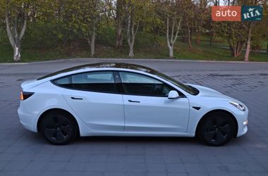 Седан Tesla Model 3 2022 в Кременчуге