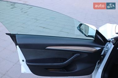 Седан Tesla Model 3 2022 в Кременчуге
