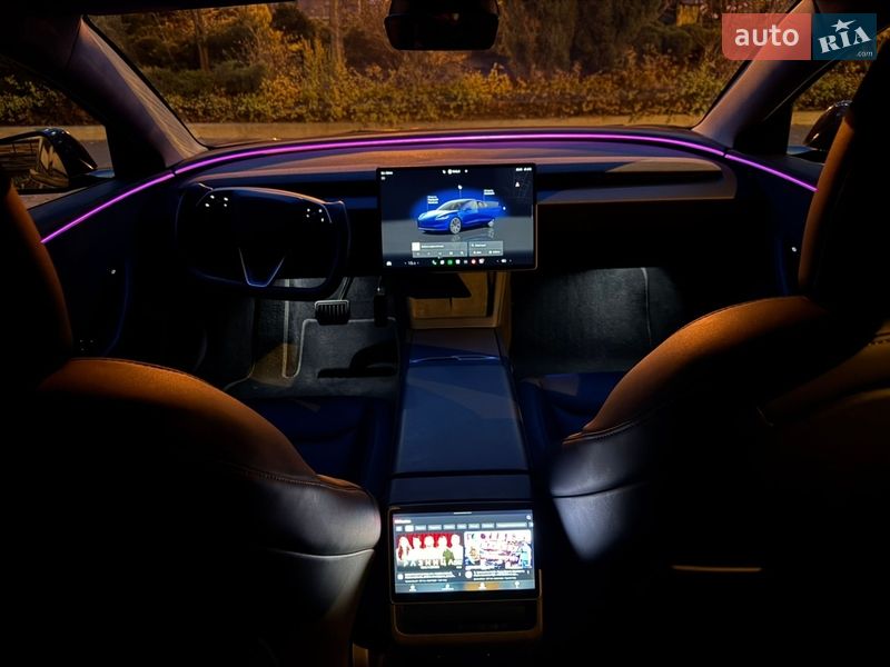 Седан Tesla Model 3 2025 в Киеве