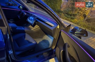 Седан Tesla Model 3 2025 в Киеве