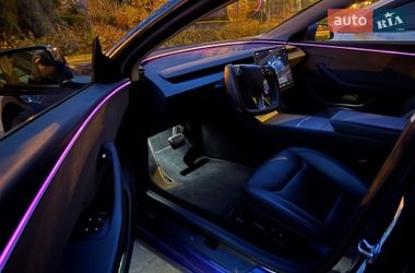 Седан Tesla Model 3 2025 в Киеве