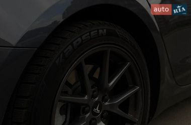 Седан Tesla Model 3 2023 в Киеве