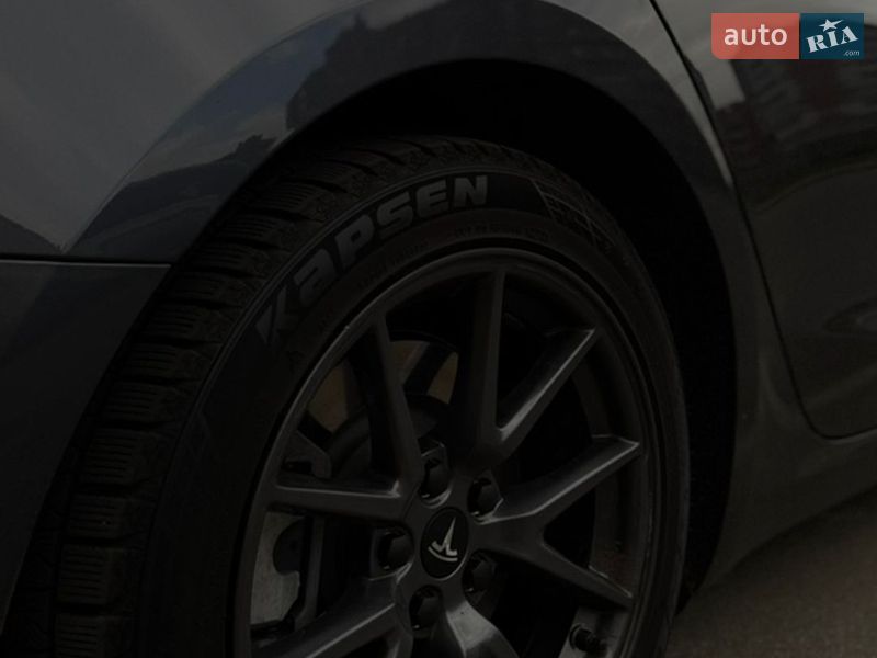 Седан Tesla Model 3 2023 в Киеве