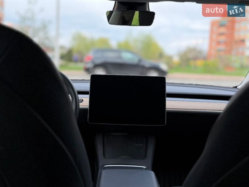 Седан Tesla Model 3 2023 в Киеве