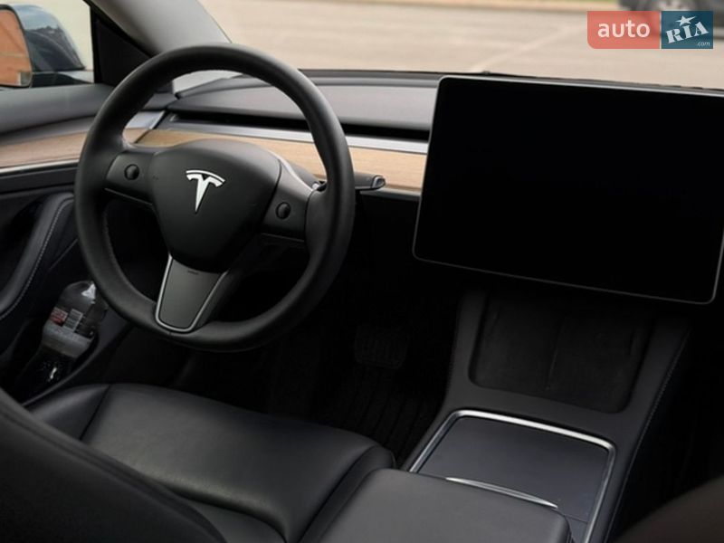 Седан Tesla Model 3 2023 в Киеве