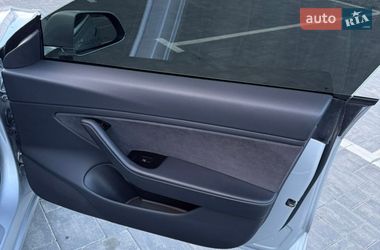 Седан Tesla Model 3 2018 в Луцьку