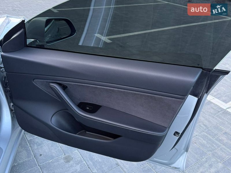 Седан Tesla Model 3 2018 в Луцьку