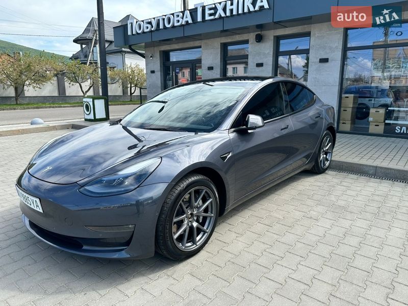 Tesla Model 3 2022