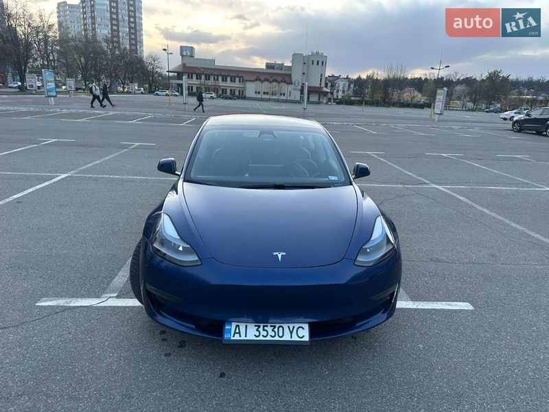 Седан Tesla Model 3 2020 в Броварах