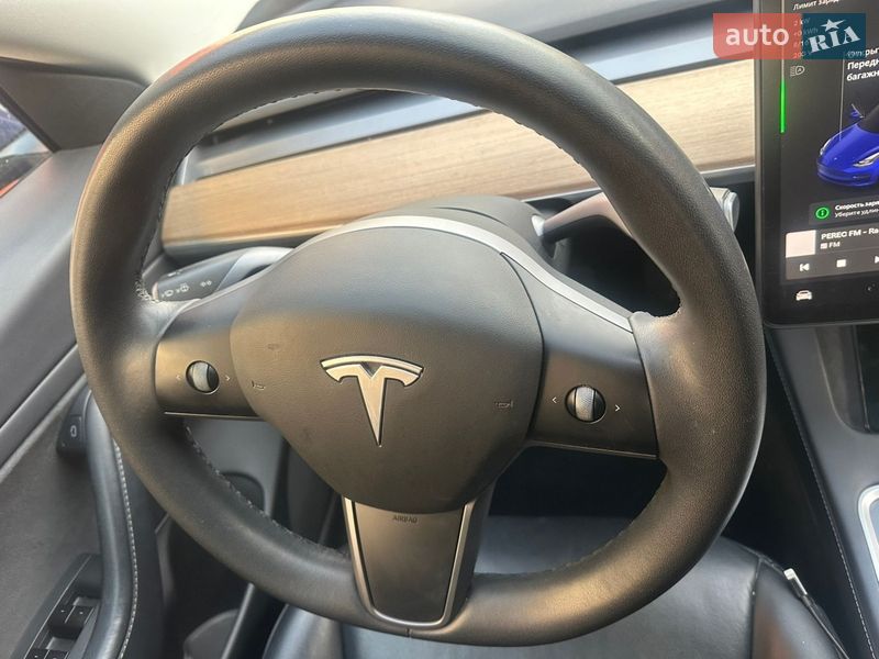 Седан Tesla Model 3 2020 в Броварах