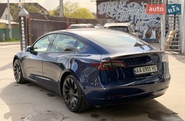 Седан Tesla Model 3 2023 в Киеве