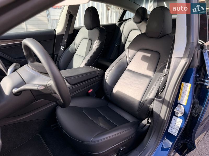 Седан Tesla Model 3 2023 в Киеве