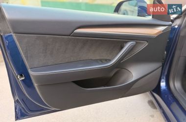 Седан Tesla Model 3 2023 в Киеве