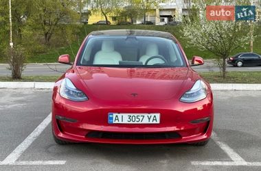 Седан Tesla Model 3 2021 в Киеве