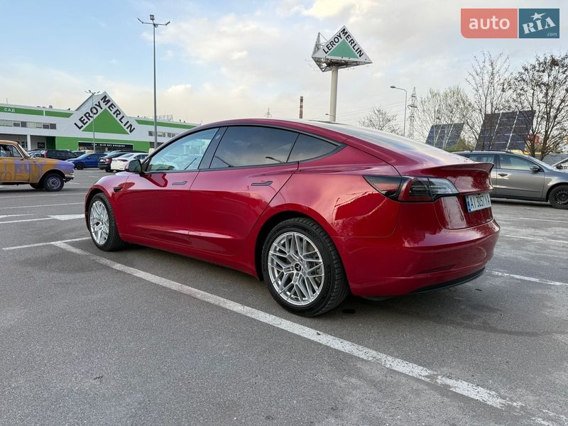 Седан Tesla Model 3 2021 в Киеве