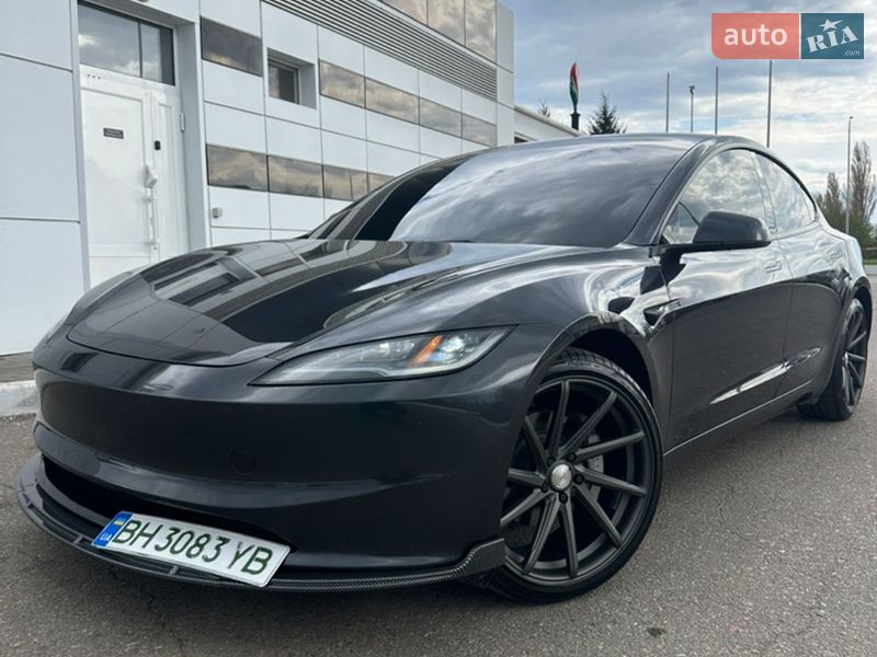 Седан Tesla Model 3 2024 в Черноморске