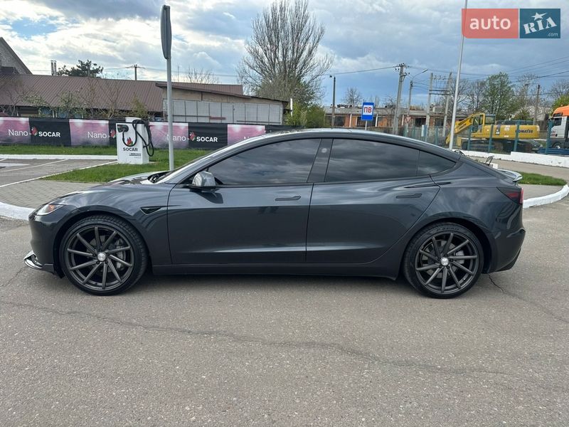 Седан Tesla Model 3 2024 в Черноморске