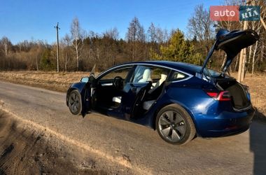 Седан Tesla Model 3 2018 в Вінниці
