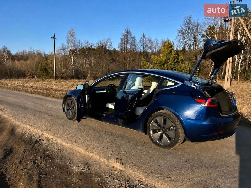 Седан Tesla Model 3 2018 в Вінниці