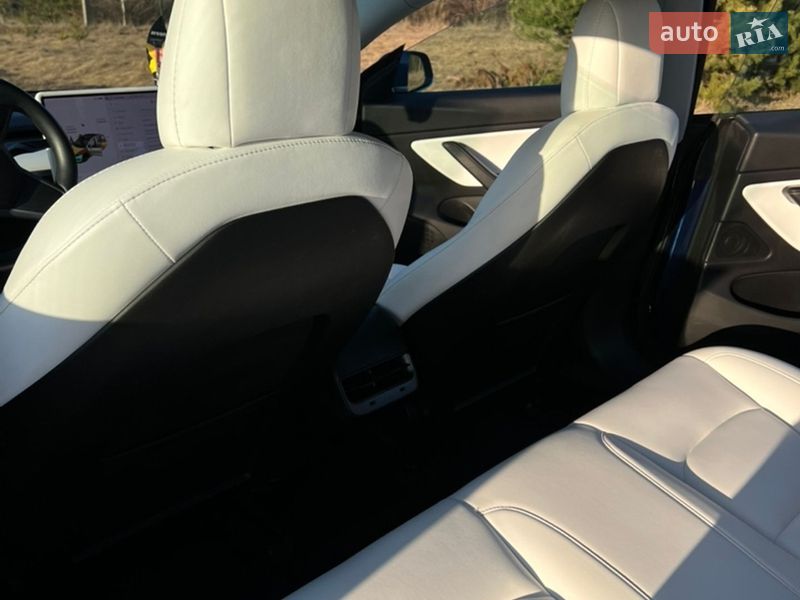 Седан Tesla Model 3 2018 в Вінниці