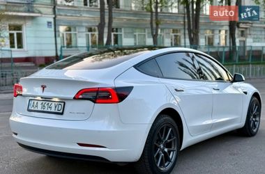 Седан Tesla Model 3 2021 в Киеве
