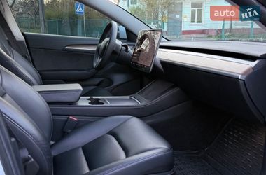 Седан Tesla Model 3 2021 в Киеве