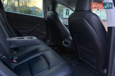 Седан Tesla Model 3 2021 в Киеве