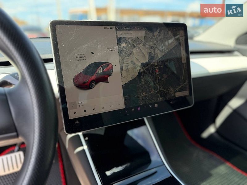 Седан Tesla Model 3 2020 в Львове