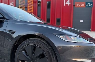 Седан Tesla Model 3 2024 в Львове