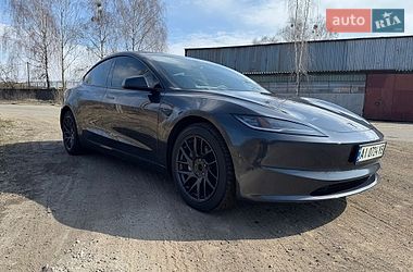 Седан Tesla Model 3 2024 в Киеве