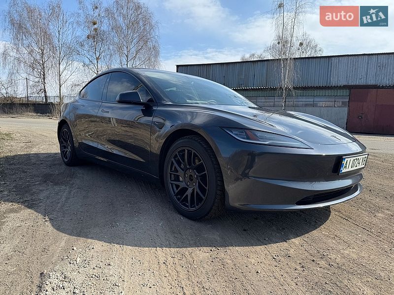 Tesla Model 3 2024