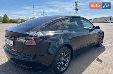 Седан Tesla Model 3 2018 в Ужгороді