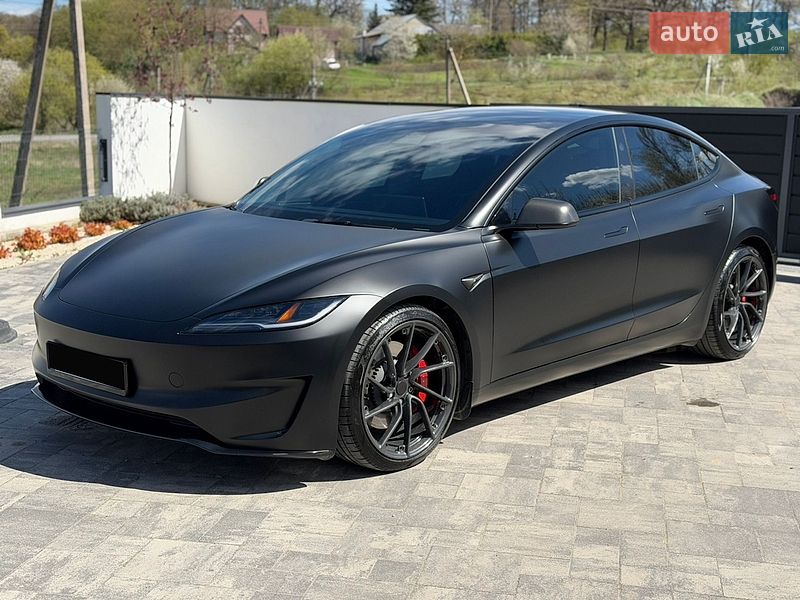 Седан Tesla Model 3 2024 в Тернополе
